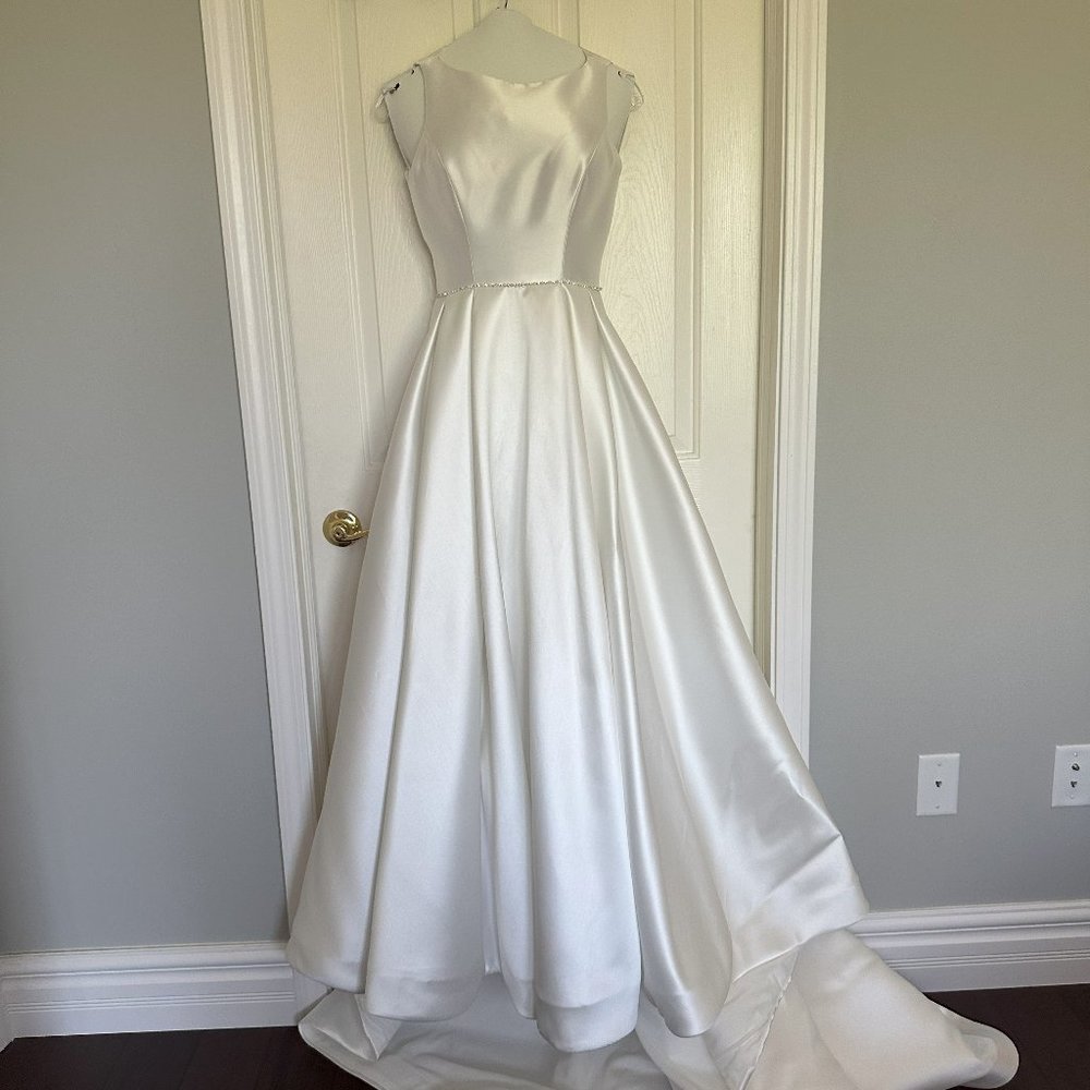 Barbara Kavchok Wedding Gown